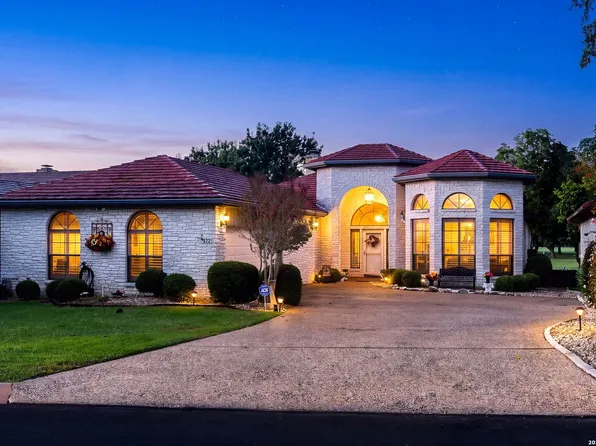 523 OAKLAND HILLS LN, Kerrville, TX 78028