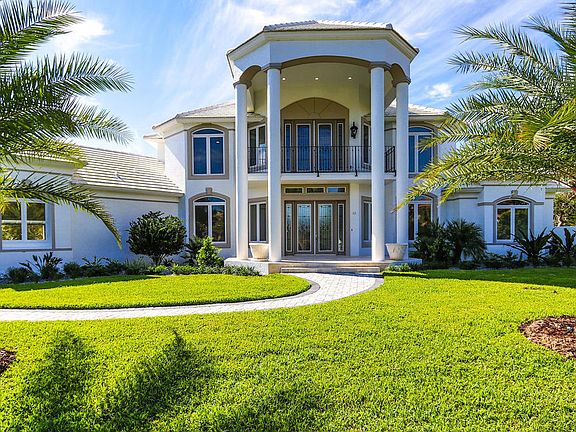 2nd image of 13 Cordoba Ct