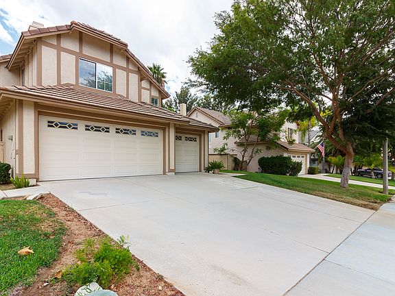 3rd image of 10042 Mallow Dr