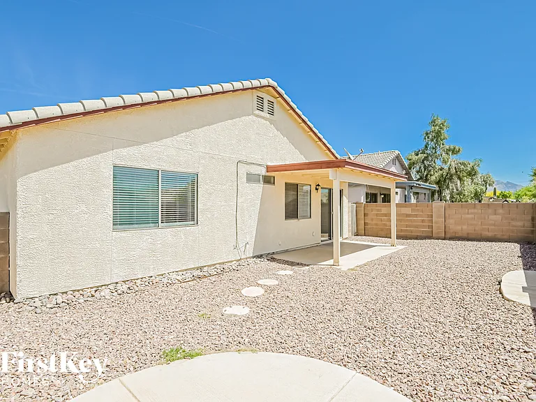 2367 W Rousseau St — Photo 15
