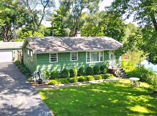 74 Riverside Ave, Dundee, IL 60118