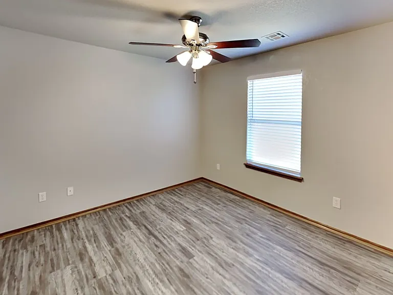 2212 NW 157th Ter — Photo 16
