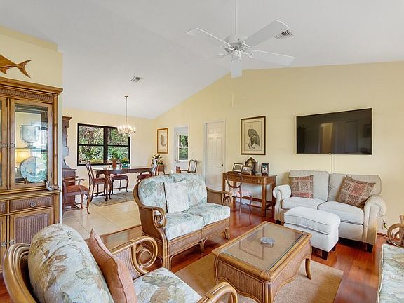 4th image of 13 Forest Park Drive