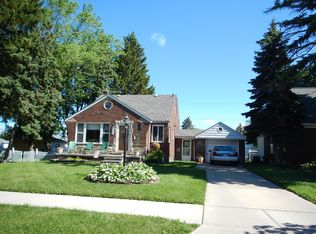 8081 McKinley Ave, Center Line, MI 48015