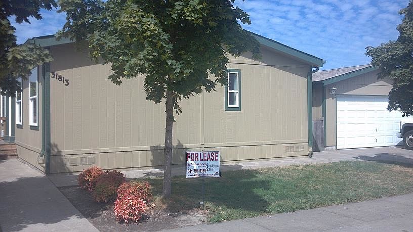 2nd image of 31813 Forsythia Ln