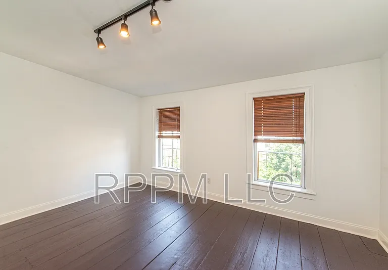 146 Sussex St #3 — Photo 8