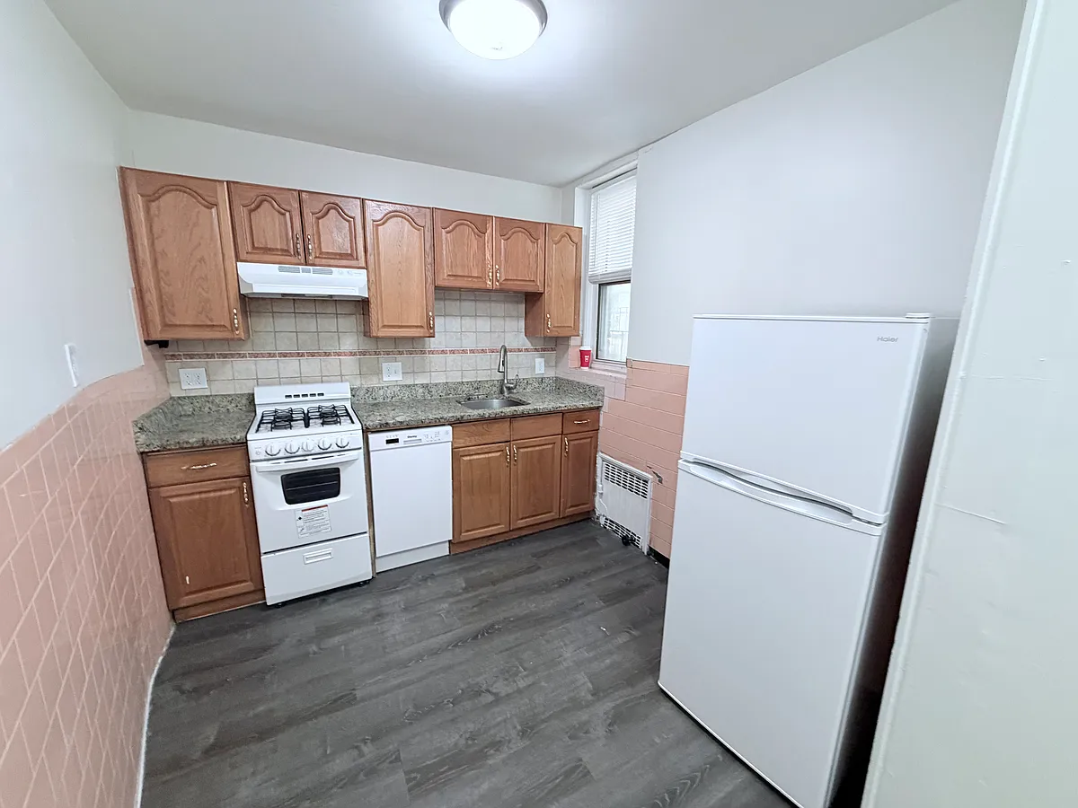 Building Photo - 107 Gordon St #8