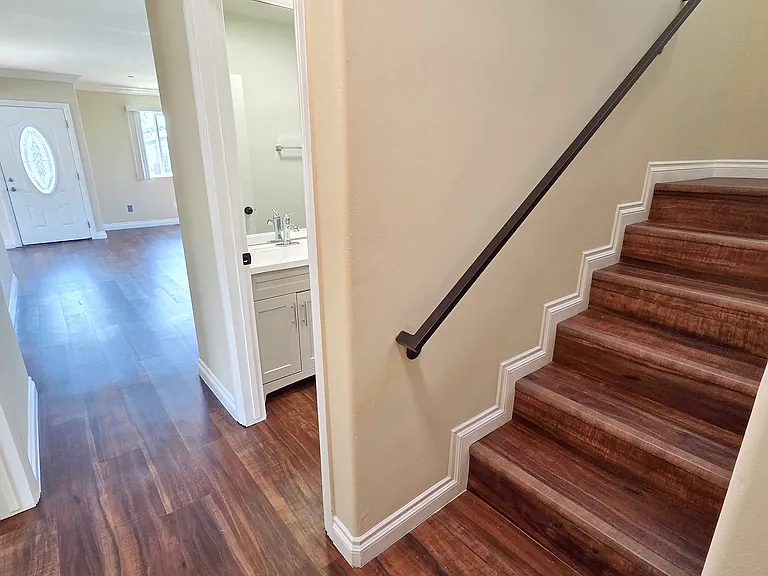 1719 W 39th Pl — Photo 13