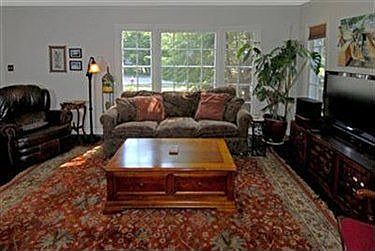 4th image of 4764 W Park Dr