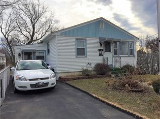 39 King St, North Providence, RI 02911