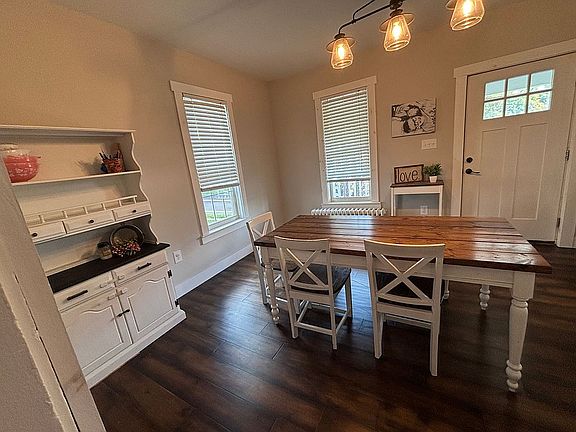 Dining Room/Front Entrance