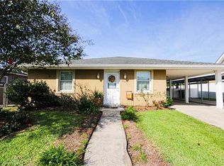 2612 Chalona Dr, Chalmette, LA 70043