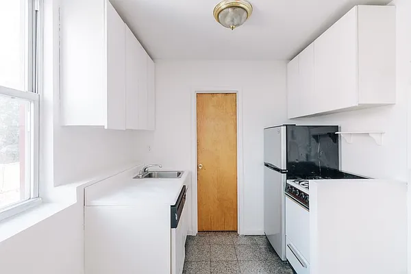 Rented by Sky Management | media 15