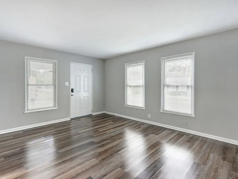 2104 Mississippi Ave — Photo 1