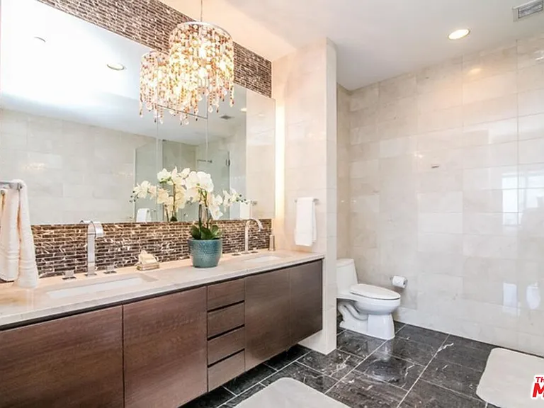 900 W Olympic Blvd #28D — Photo 17