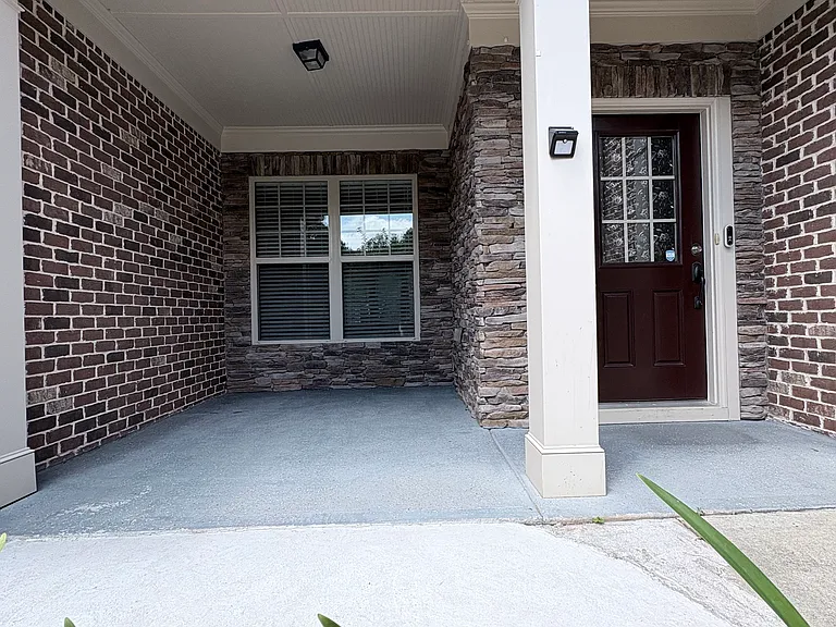 2440 Northmont Pkwy — Photo 2