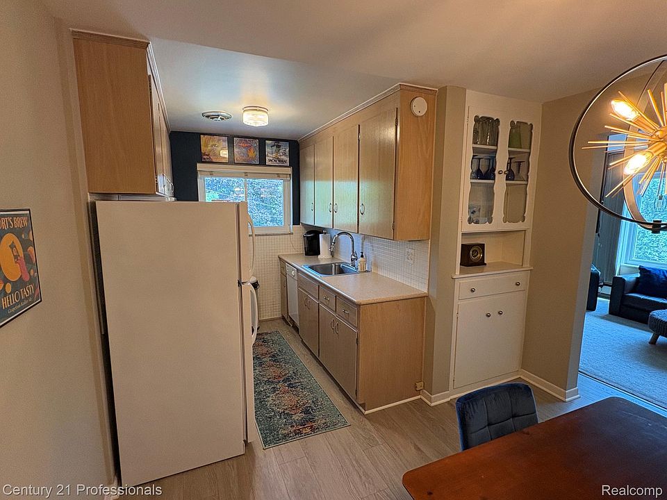 2820 Woodslee Dr Apt 301, photo 8