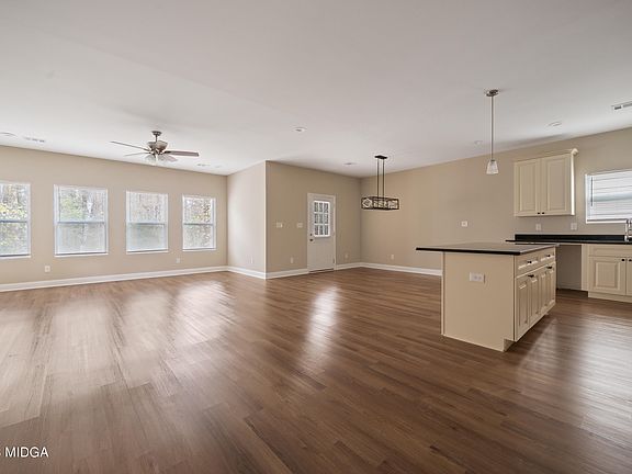 4th image of 349 Cypress Dr