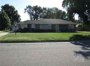 1106 N Bell St, Beloit, KS 67420