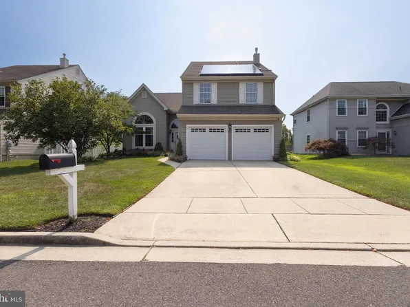 32 Biddle Way, Mount Laurel, NJ 08054