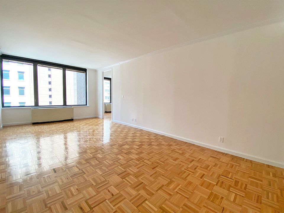1st image of 150 E 57th St APT 11B
