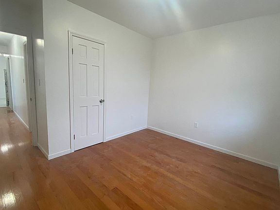 5th image of 72-29 Calamus Ave #1