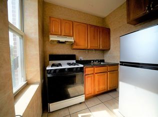 2252 21st St #2B, Astoria, NY 11105