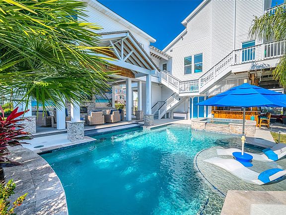 2nd image of 242 Isles End Rd