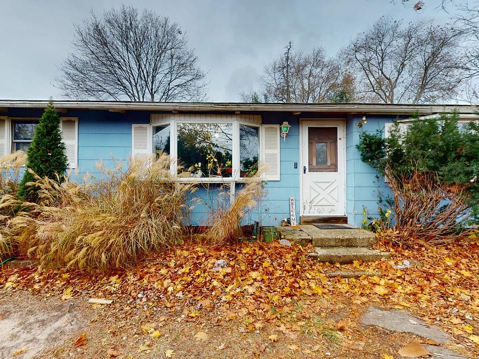 1st image of 369 Magnolia Drive