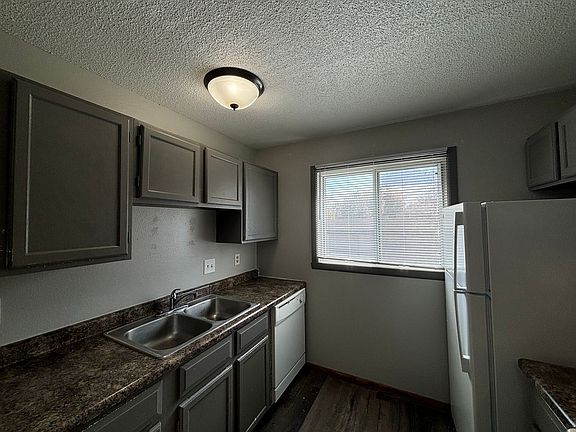 5th image of 2505 Country Club Pkwy #12