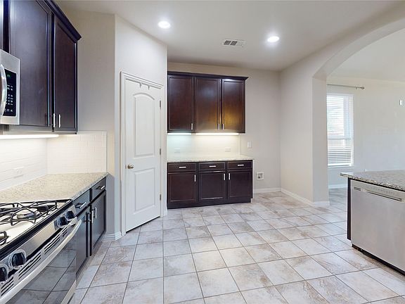4th image of 1517 Sea Island Rd
