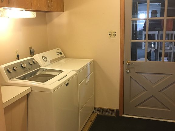 3rd image of 961 Lornaberry Ln