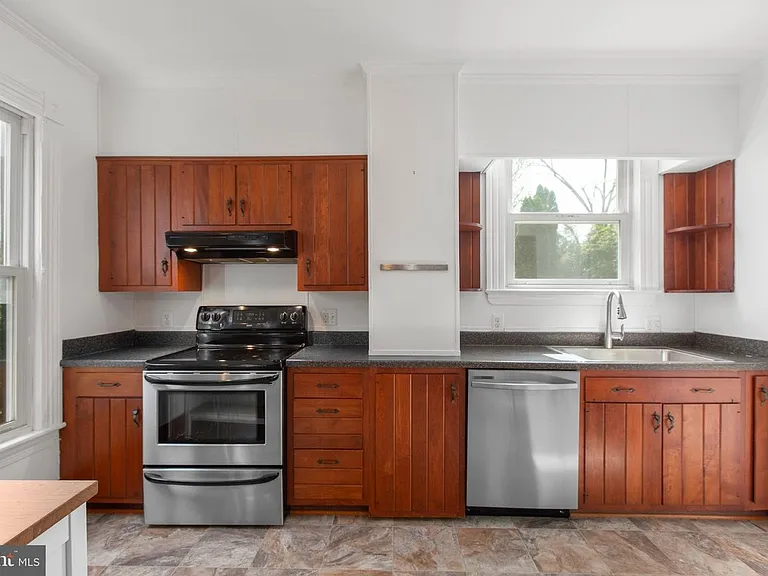 1404 Washington Ave — Photo 16