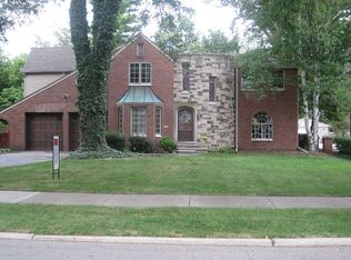 766 Lakepointe St, Grosse Pointe Park, MI 48230