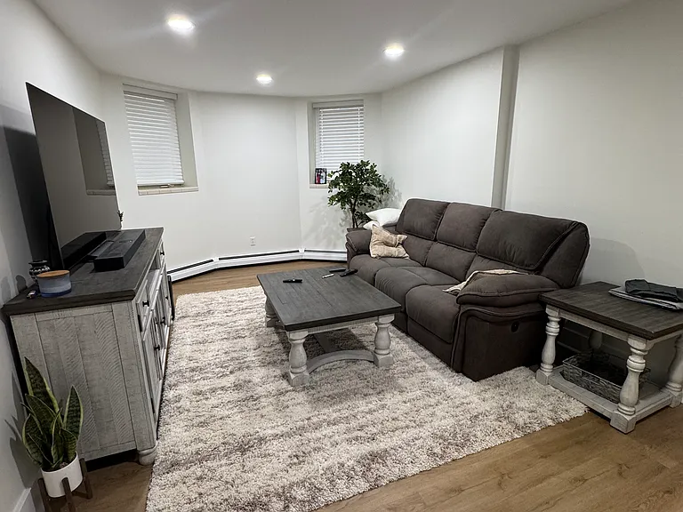 204 Walnut St — Photo 4