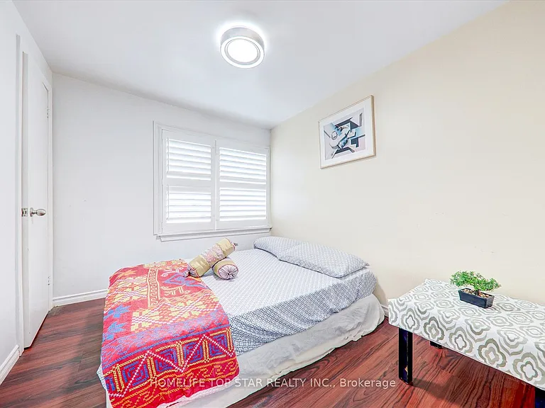 50 Chestnut Cres — Photo 14