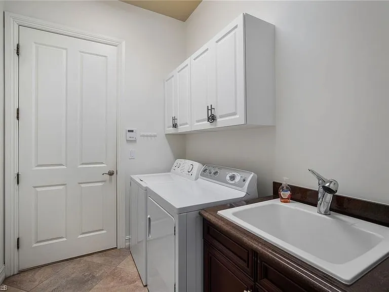 6476 Caldecott Dr — Photo 21