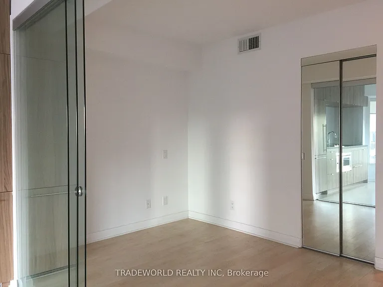 155 Yorkville Ave #1415 — Photo 6
