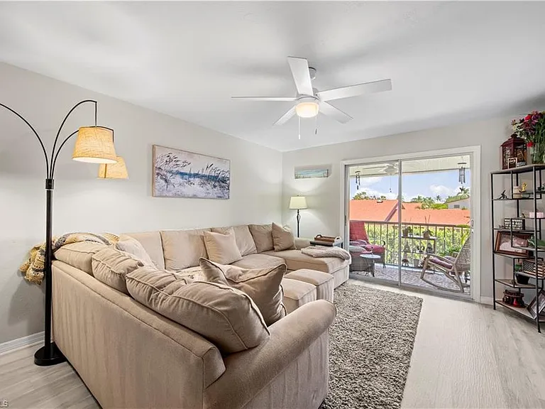 154 Cypress Way E #7 — Photo 1