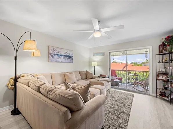 154 Cypress Way E #7, Naples, FL 34110