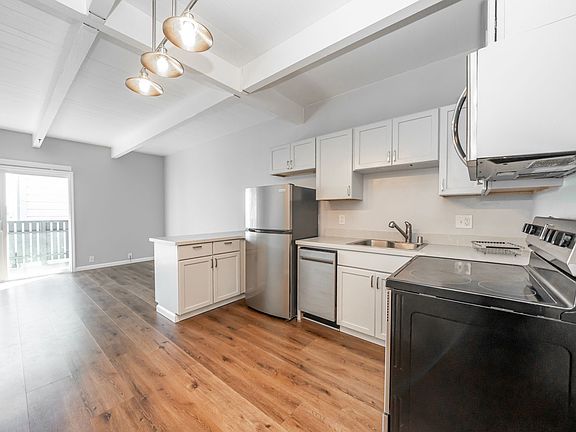 2nd image of 650 Vernon St #9
