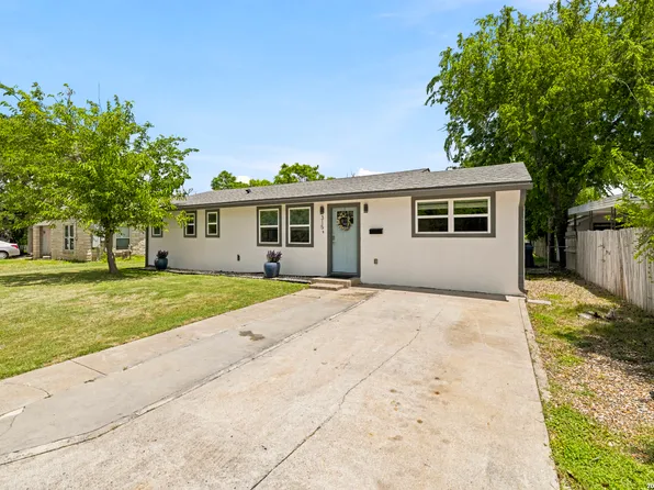 315 MIMOSA ST, Kerrville, TX 78028
