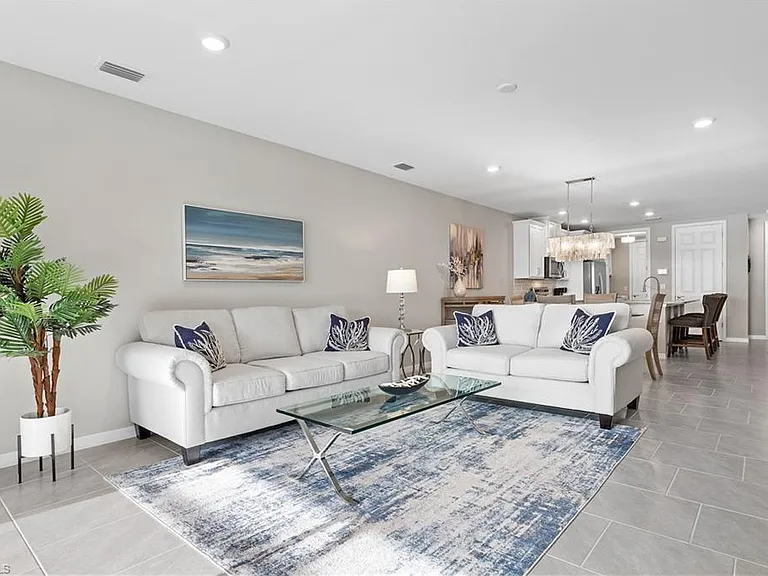 14558 Edgewater Cir — Photo 4
