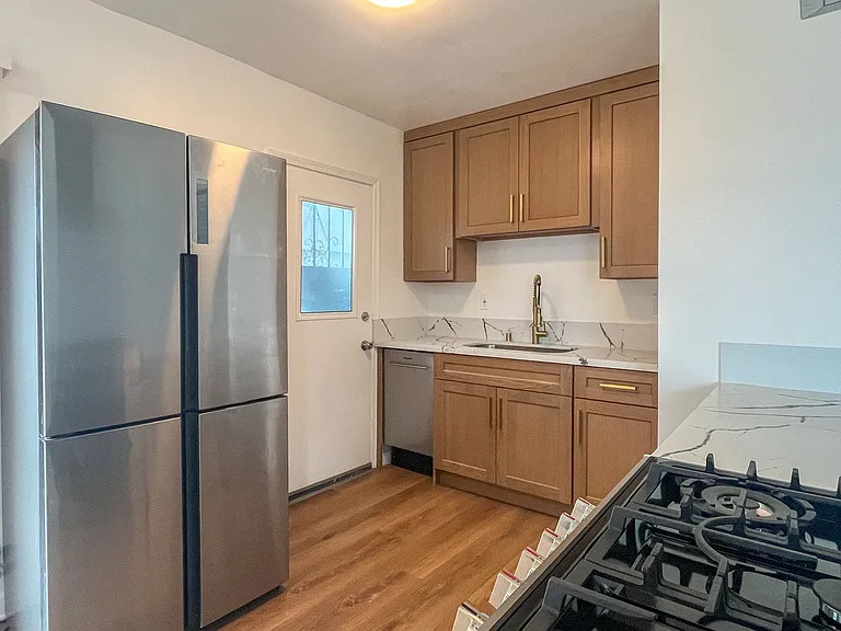 3315 W 104th St — Photo 4