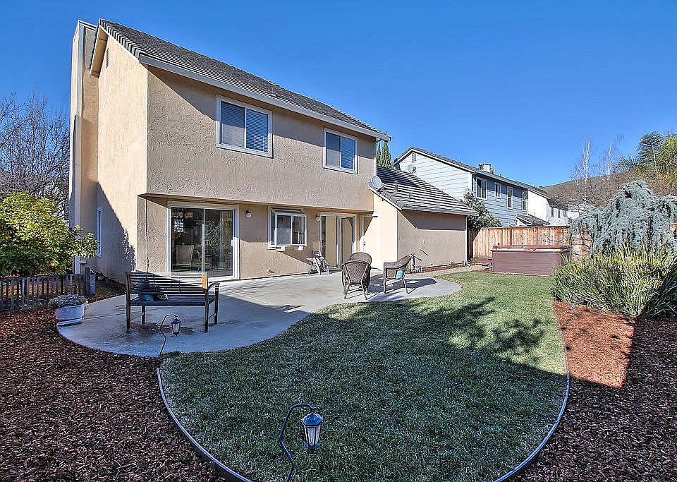 2nd image of 160 Keonekai Rd APT 18-203