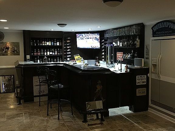Basement Bar 