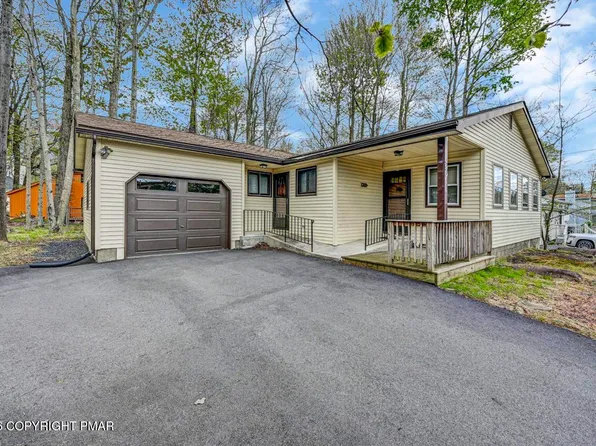 7163 Mountain Dr, Tobyhanna, PA 18466