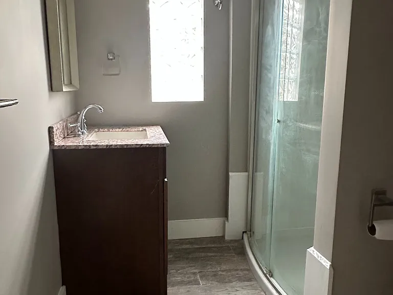 Main bath upstairs.