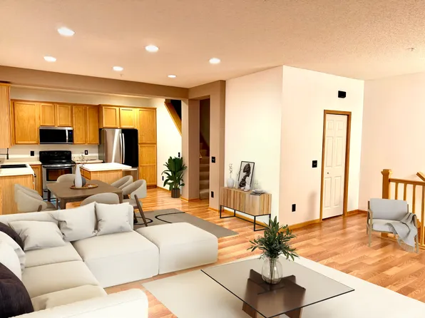 11151 Aberdeen St NE Unit H, Blaine, MN 55449