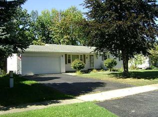 21 Markie Dr W, Rochester, NY 14606
